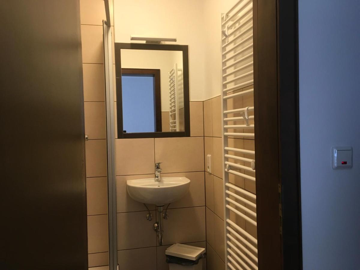 Hotel-Pension Zum Paradies Віллінген Екстер'єр фото