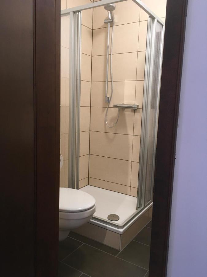 Hotel-Pension Zum Paradies Віллінген Екстер'єр фото
